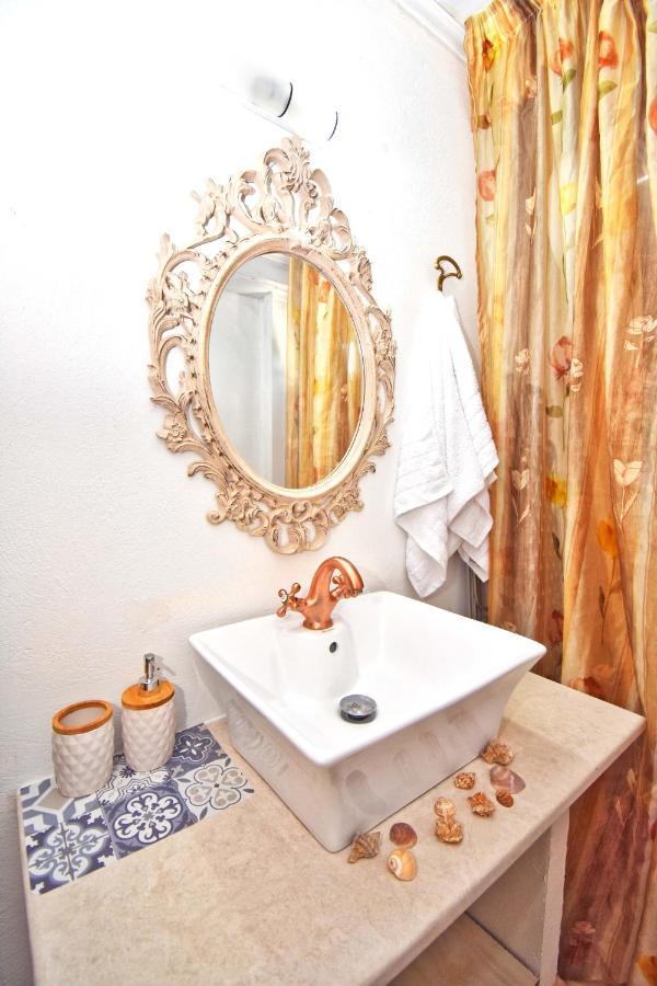 Ninas Cottage Linia Ngoại thất bức ảnh